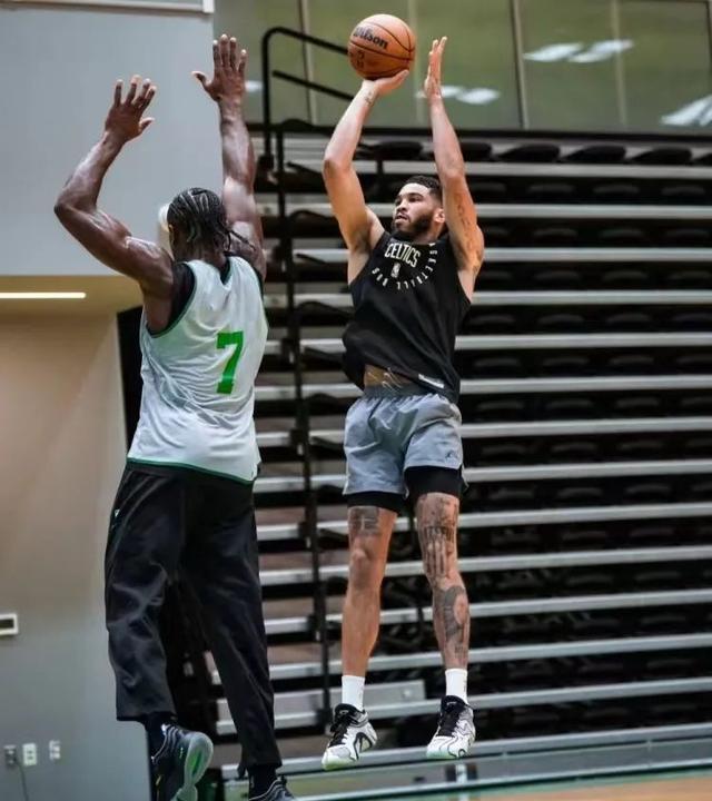 巴西男篮轻取凯尔特人，锡安统治全场