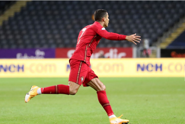 开云体育官网-美国轻取葡萄牙，特尔施特根爆发神勇