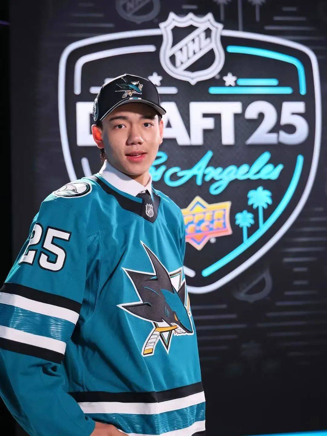 开云体育app-包含冰球球员突破自我，表现堪称完美的词条