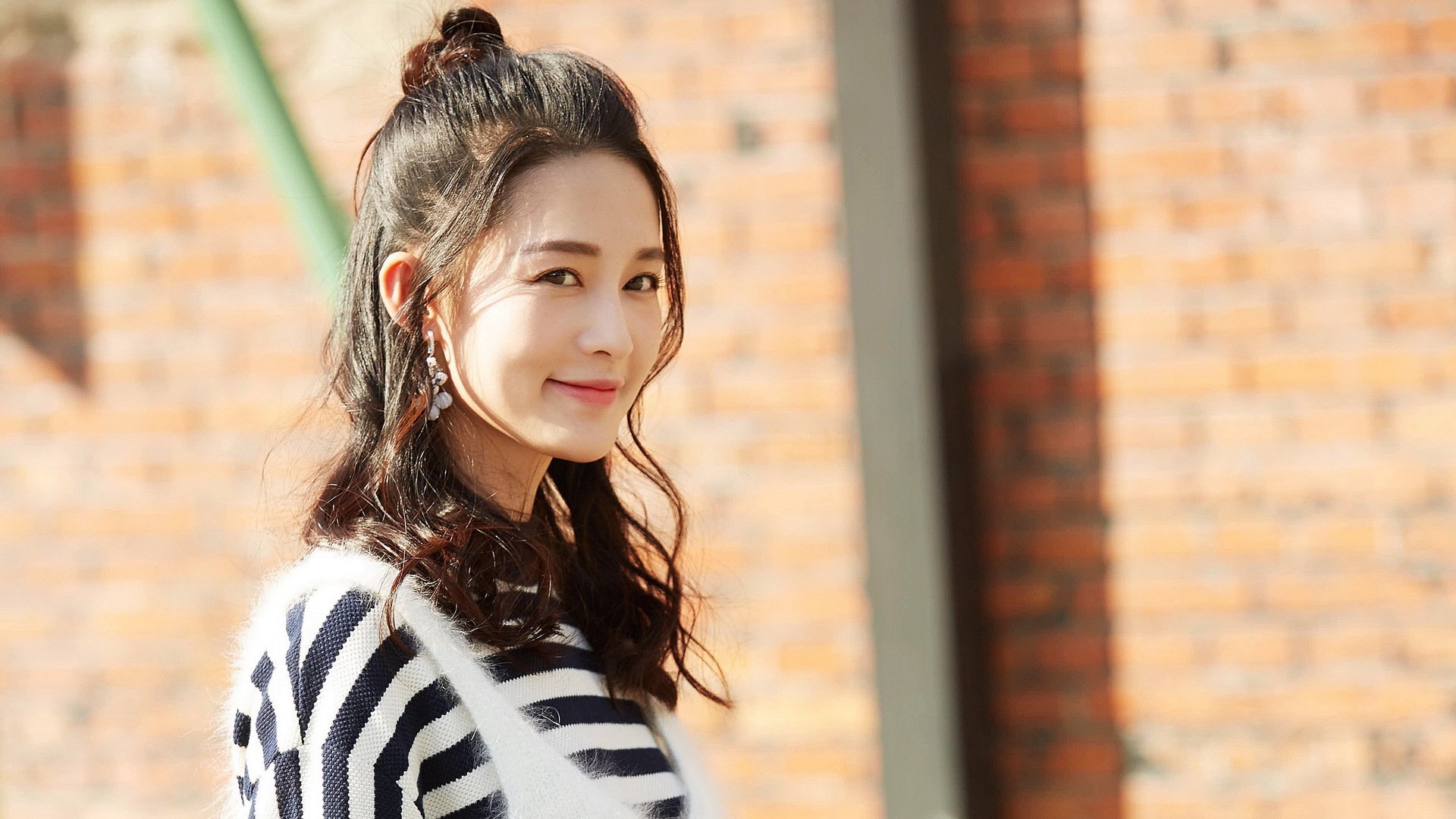 开云体育入口-量子传送门边的对决，当深圳队遇见76人，米切尔如何带队跨越次元取胜？