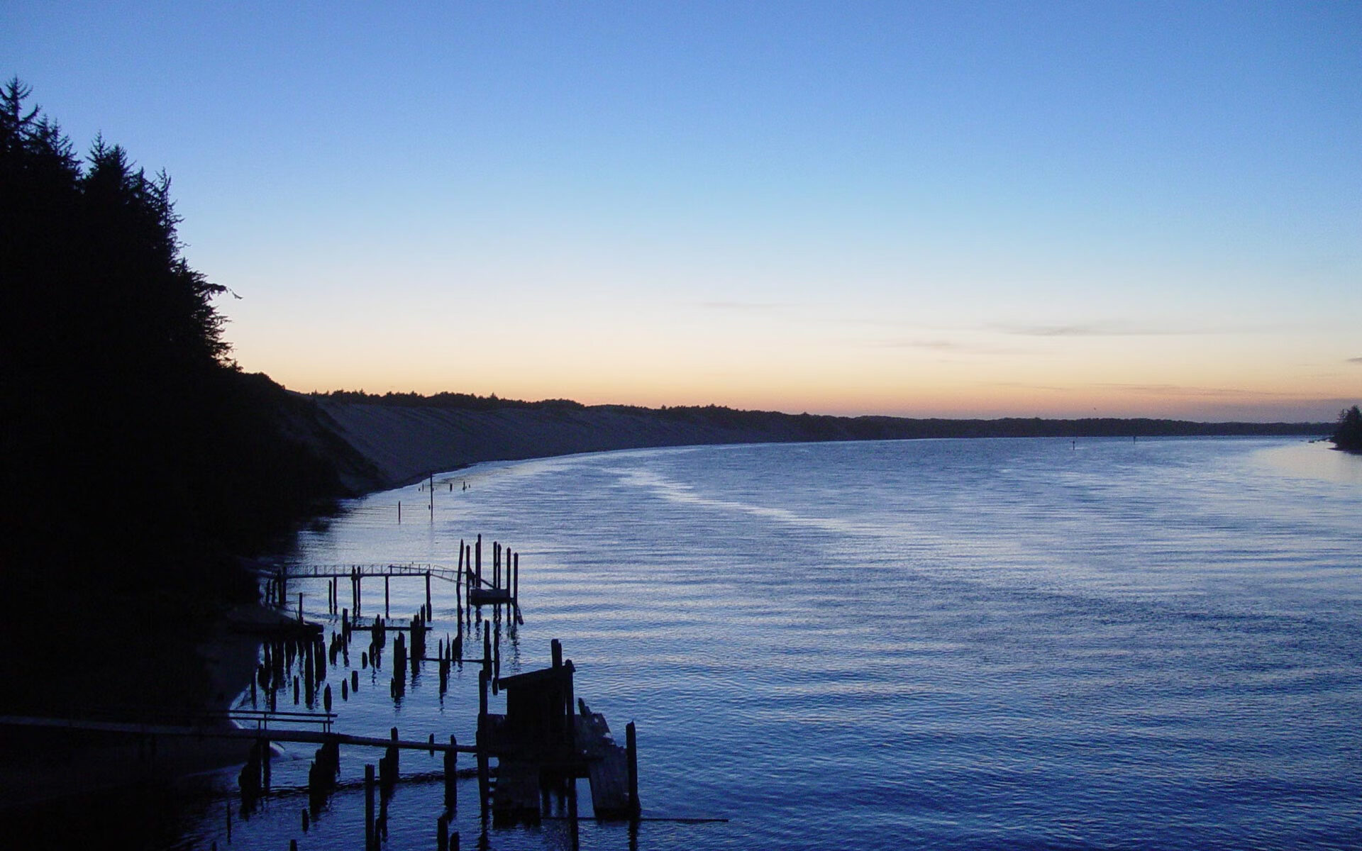 跨界巅峰对决，戈贝尔冠军级表现引爆全场，雄鹿加时险胜新疆队