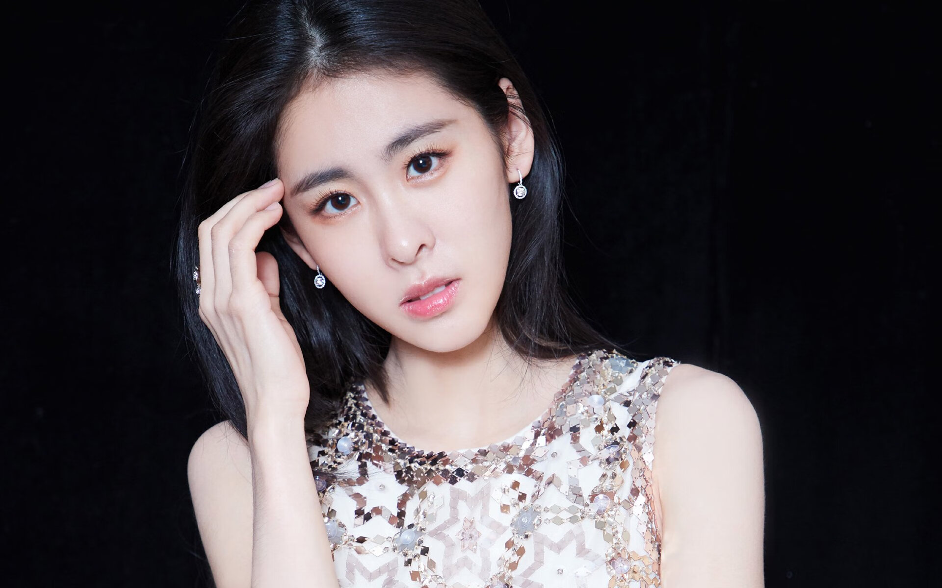 暮色中的唯一图腾，三笘薰以攻防双翼铸就英超争冠夜